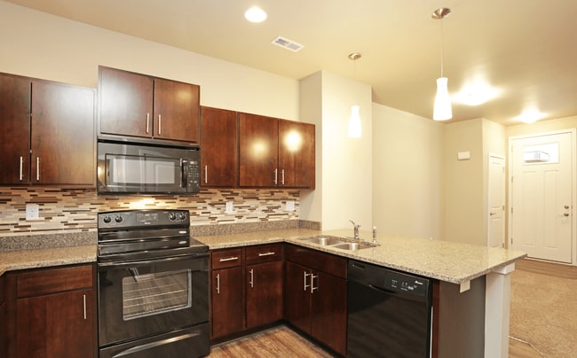 7th Street Brownstones in Des Moines, IA - Building Photo - Building Photo