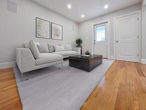 127 Shirley St, Unit 2 in Boston, MA - Foto de edificio - Building Photo