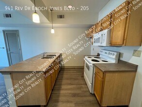 941 Rev Dr Enoch Jones Blvd-Unit -205 in Nashville, TN - Building Photo - Building Photo