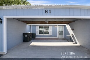 900 Brotherhood Rd in Beaufort, SC - Building Photo