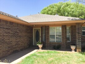 6230 6th St in Lubbock, TX - Building Photo