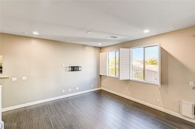 8970 Whitten Park Ave in Las Vegas, NV - Building Photo - Building Photo
