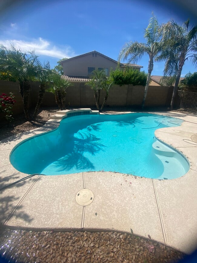 property at 4909 E Colonial Dr