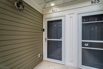 503 Waterview Ct in Hanover, NJ - Building Photo - Building Photo
