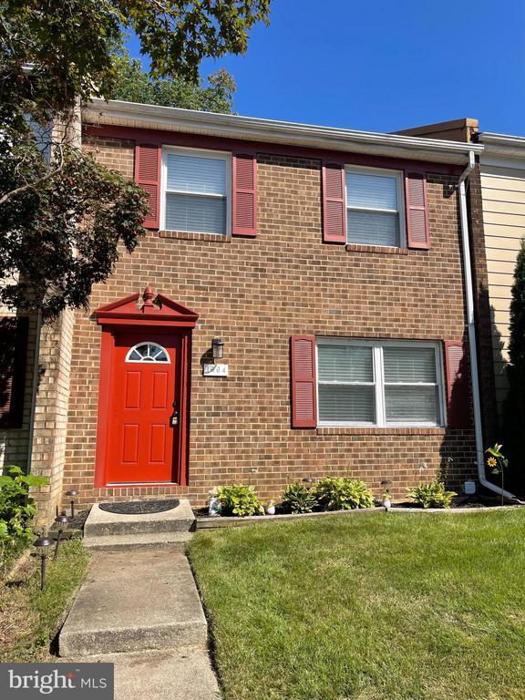 property at 1664 Yorktown Ct