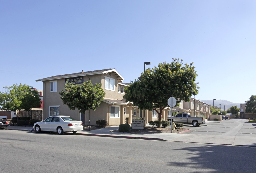 Jardines Del Monte Apartments in Salinas, CA - Building Photo