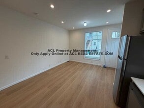 1327 Russell Way in Hayward, CA - Building Photo - Building Photo