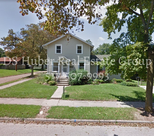 1443 Roselawn Ave