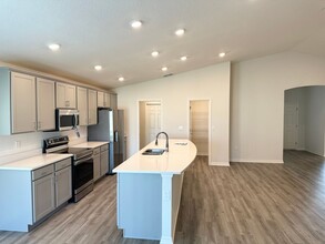 1615 Eucalyptus Wy in Davenport, FL - Building Photo - Building Photo
