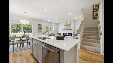 356 Trenton Ln N in St. Paul, MN - Building Photo - Building Photo