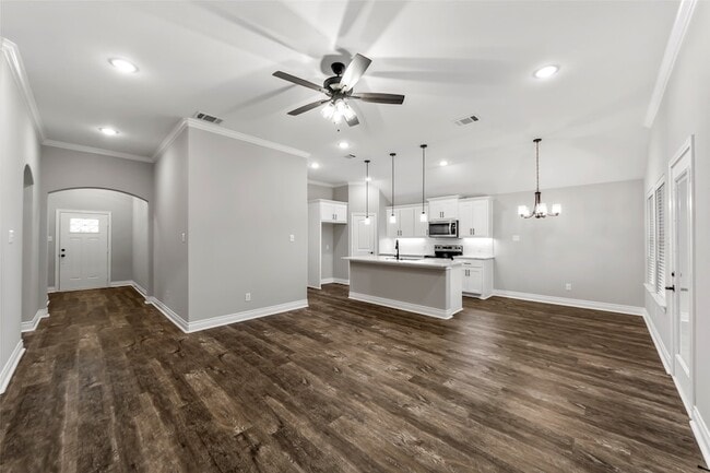 1301 Brad Kellar Dr in Greenville, TX - Building Photo - Building Photo