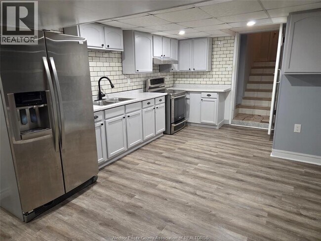 1665 Grand Marais Rd E in Windsor, ON - Building Photo - Building Photo