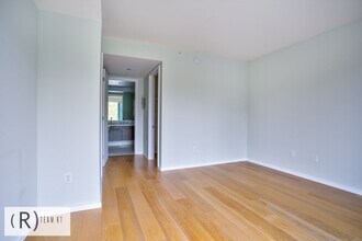 1705 Ocean Ave in Santa Monica, CA - Foto de edificio - Building Photo