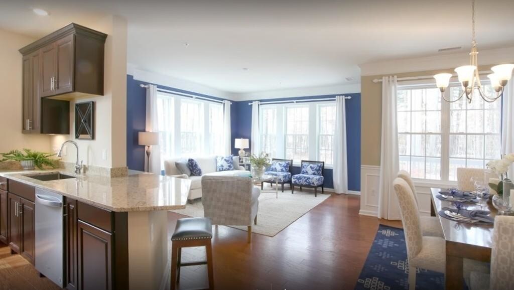 130 University Ave in Westwood, MA - Building Photo