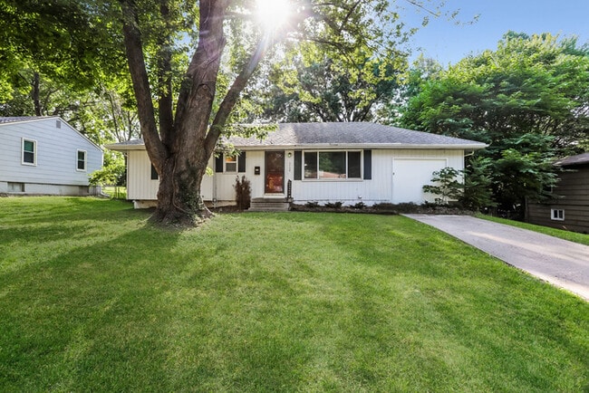 5728 Cedar Ave