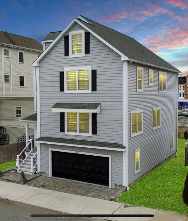 325 East St in Dedham, MA - Building Photo