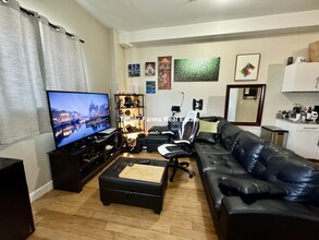 47 Orleans St, Unit 1 in Boston, MA - Foto de edificio - Building Photo