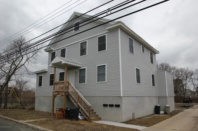 20 Main St-Unit -A in Port Monmouth, NJ - Building Photo - Building Photo