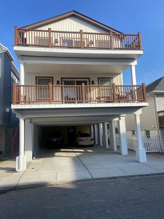 36 Florida St in Long Beach, NY - Building Photo