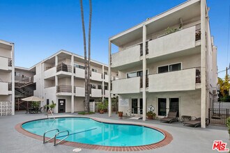 4445 Cartwright Ave in Los Angeles, CA - Building Photo - Building Photo
