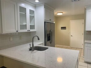 2917 Myrtle Oak Cir in Davie, FL - Building Photo - Building Photo