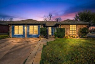 12002 Swan Dr in Austin, TX - Building Photo