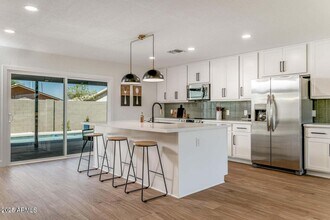 4414 S Terrace Rd in Tempe, AZ - Building Photo - Building Photo