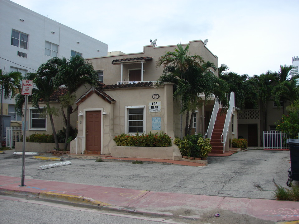 237 38th St in Miami Beach, FL - Building Photo