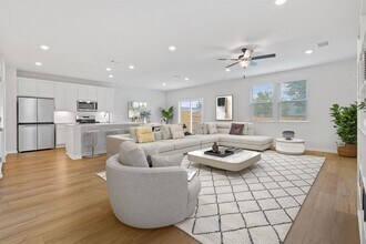 7916 Andravida Dr in Austin, TX - Building Photo - Building Photo