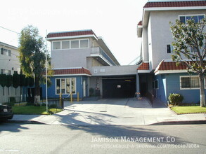 13709 Chadron Avenue in Hawthorne, CA - Foto de edificio - Building Photo