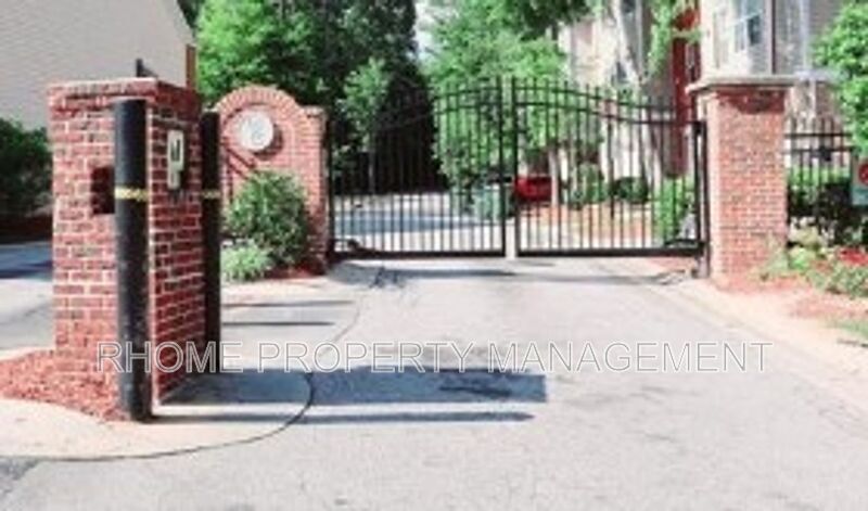 756 Celeste Ln in Atlanta, GA - Building Photo