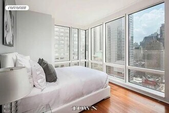 306 W 48th St in New York, NY - Building Photo - Building Photo