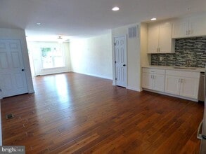 225 S Commerce St in Centreville, MD - Building Photo - Building Photo