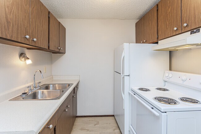 r268 Crystal Springs Apartments in Tacoma, WA - Building Photo - Interior Photo
