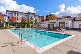 Falcon Bridge at Gale Ranch in San Ramon, CA - Foto de edificio - Building Photo