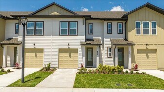 686 Longboat Dr in Davenport, FL - Building Photo