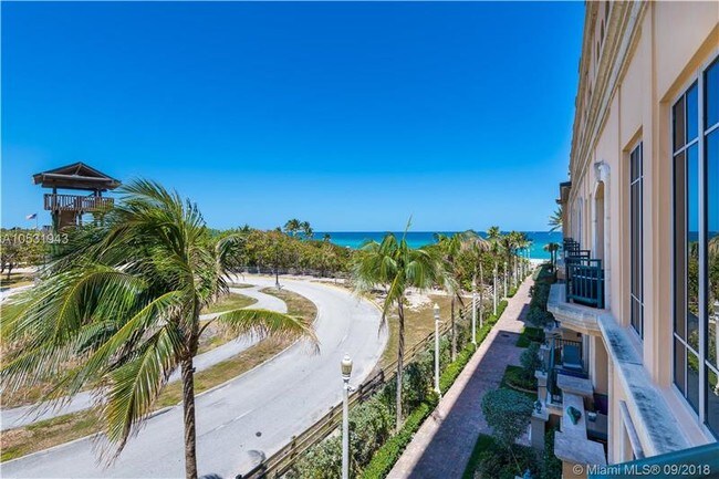 3501 N Ocean Dr-Unit -V3 in Hollywood, FL - Building Photo - Building Photo