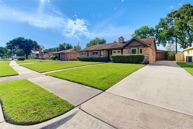 11511 Brook Meadows Ln in Stafford, TX - Building Photo - Building Photo