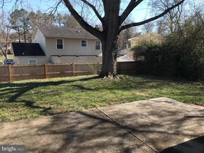 2540 Maytime Dr in Gambrills, MD - Foto de edificio - Building Photo