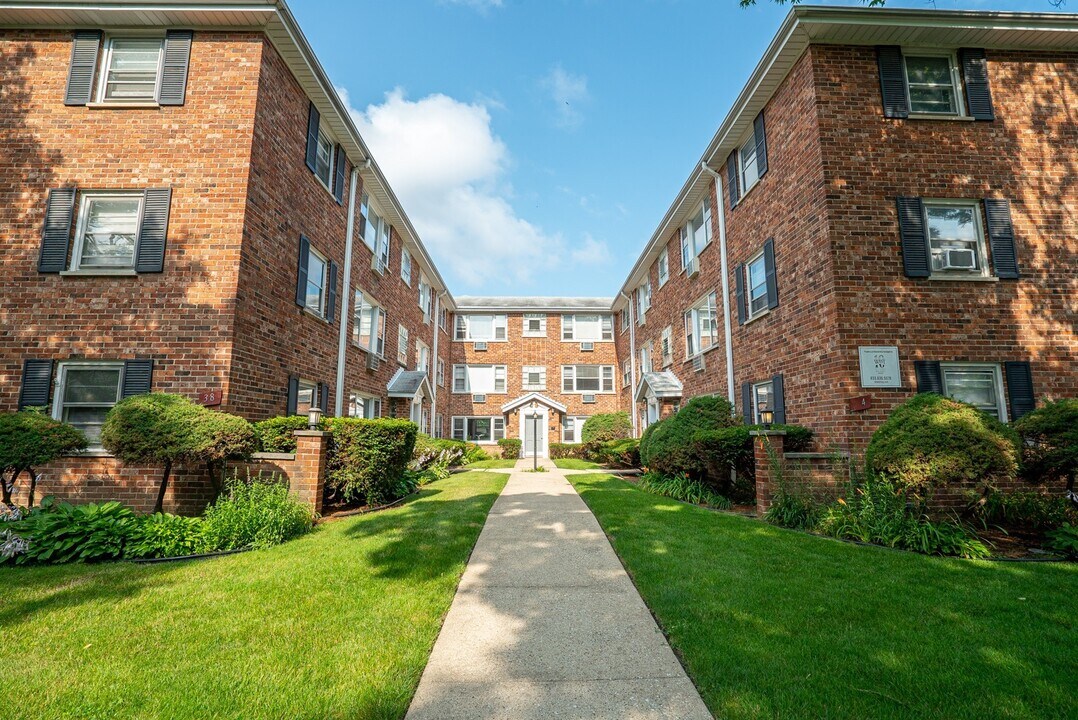 38 S Waiola Ave in La Grange, IL - Building Photo