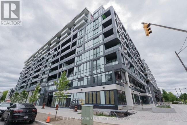 6-106 Greenbriar Rd in Toronto, ON - Building Photo - Building Photo