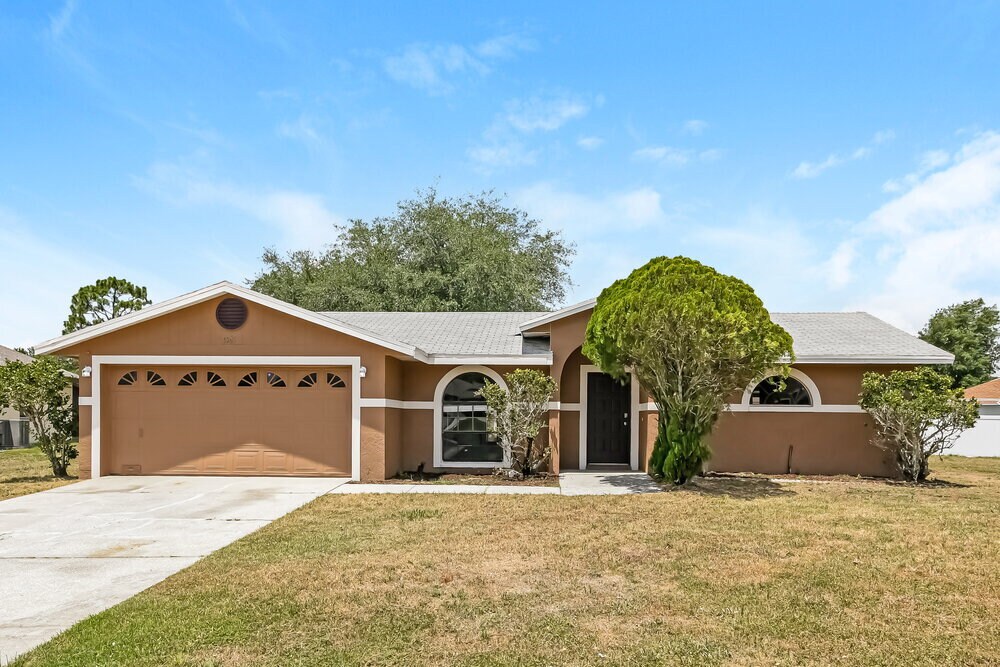 1209 Croydon Cir in Kissimmee, FL - Foto de edificio