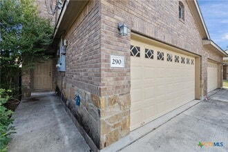 290 Rosalie Dr in New Braunfels, TX - Building Photo - Building Photo