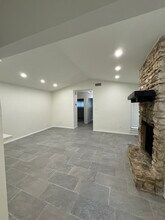 1220 Tartan Ln, Unit B in Austin, TX - Building Photo - Building Photo