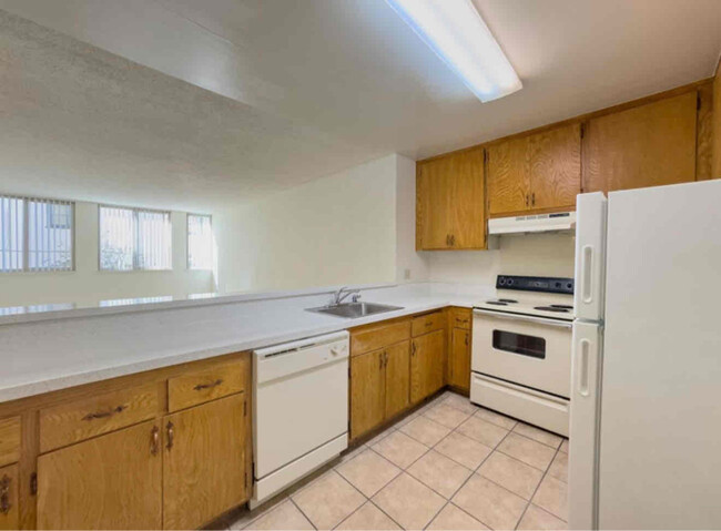1 Excelsior Ct-Unit -104 in Oakland, CA - Building Photo - Building Photo