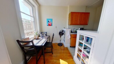 232 Kelton St in Boston, MA - Foto de edificio - Building Photo