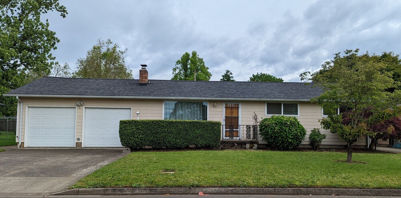 850 Sunview St in Eugene, OR - Building Photo