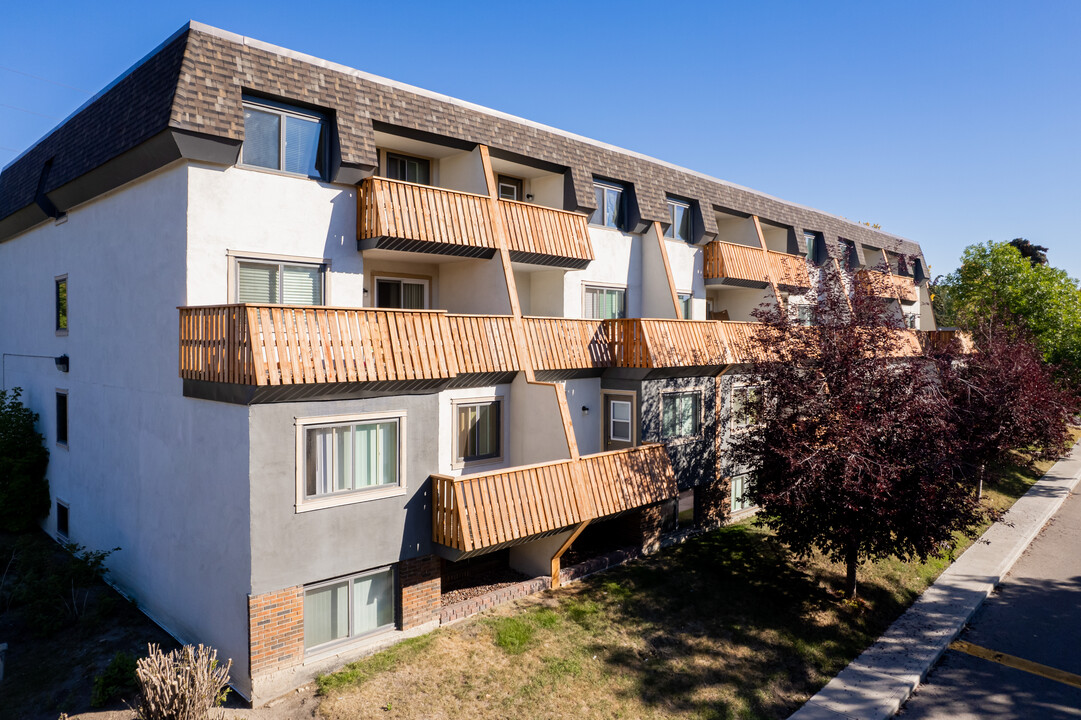 Dalgetty Village in Calgary, AB - Building Photo