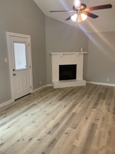 11439 Ptarmigan Dr in Austin, TX - Foto de edificio - Building Photo