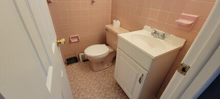 310 Hoffnagle st, Unit 1st Floor in Philadelphia, PA - Building Photo - Building Photo